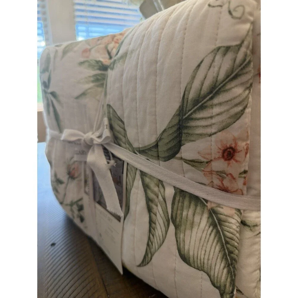 Levtex Home Viviana Quilt Set– Twin/Twin XL Floral Botanical Bedding $119 Retail